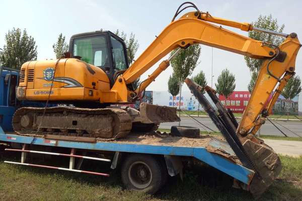 辽宁出售转让二手4000小时2011年龙工LG6085挖掘机