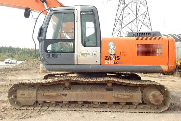 辽宁出售转让二手5300小时2011年日立ZX210LC挖掘机