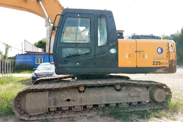 山东出售转让二手7300小时2012年现代R225LC挖掘机