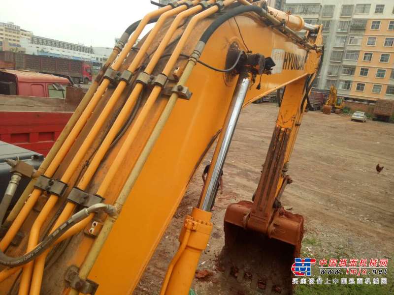 云南出售转让二手5632小时2011年现代R225LC挖掘机
