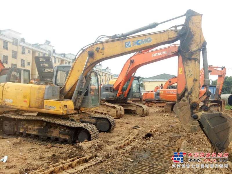 江西出售转让二手8000小时2011年徐工XE150D挖掘机