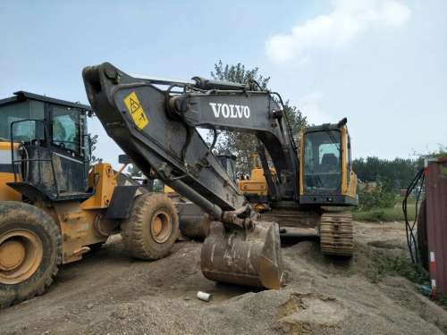 安徽出售转让二手8000小时2011年沃尔沃EC210B挖掘机