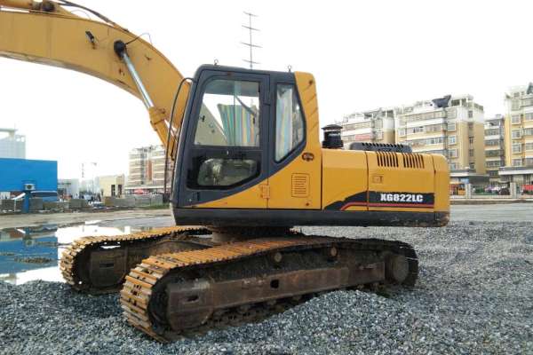 安徽出售转让二手10986小时2010年厦工XG822LC挖掘机