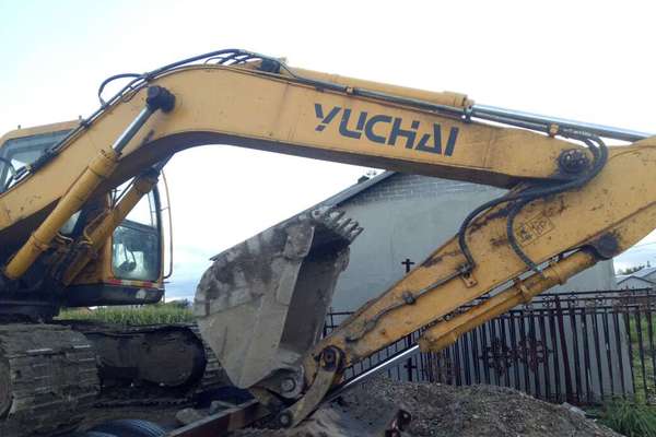 黑龙江出售转让二手4500小时2012年玉柴YC135挖掘机