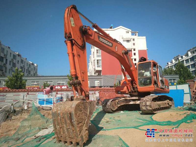 山东出售转让二手12000小时2007年斗山DH220LC挖掘机