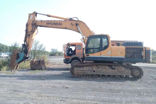山西出售转让二手4000小时2014年现代R305LC挖掘机