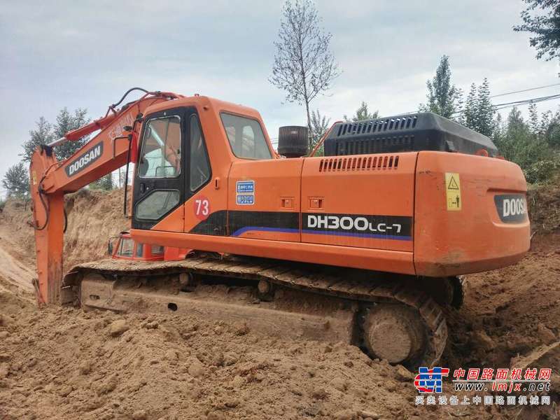 山西出售转让二手10000小时2010年斗山DH300LC挖掘机