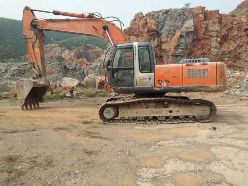 河北出售转让二手9000小时2010年日立ZX240挖掘机