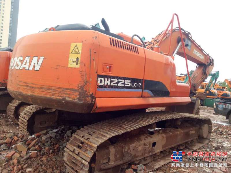 云南出售转让二手6658小时2011年斗山DH220挖掘机