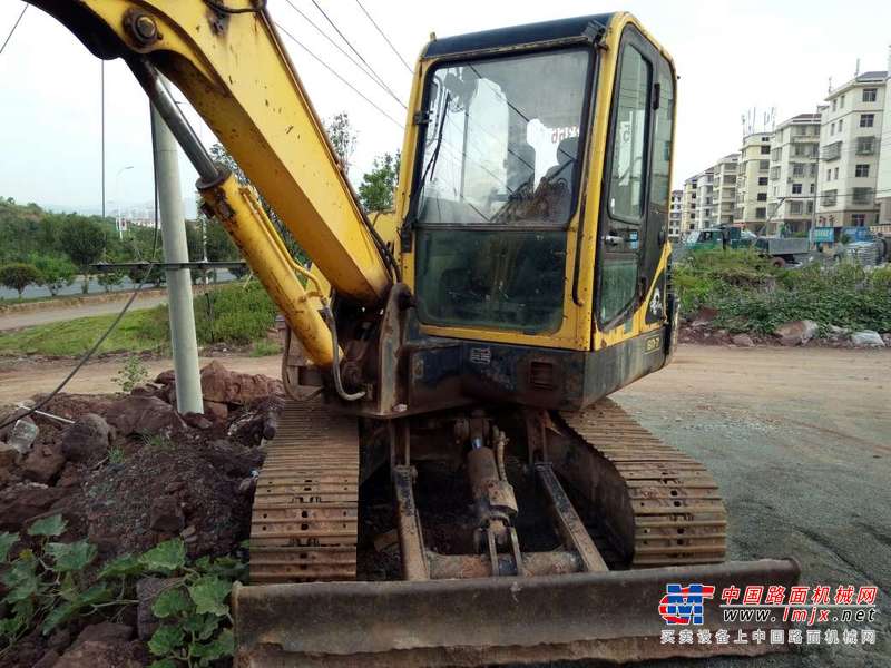 江西出售转让二手15000小时2009年现代R60挖掘机