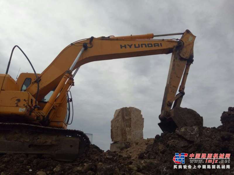 黑龙江出售转让二手17000小时2008年现代R215挖掘机