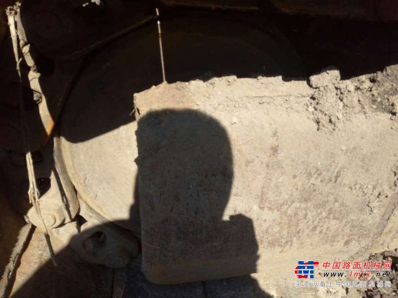黑龙江出售转让二手8900小时2011年龙工LG6225挖掘机