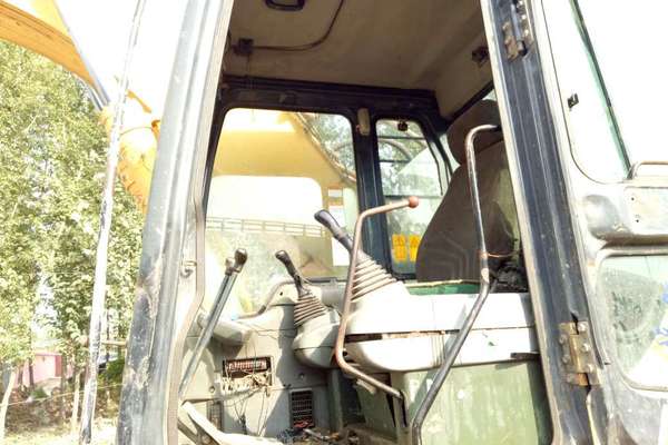 山西出售转让二手10000小时2003年小松PC220挖掘机