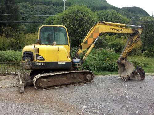 贵州出售转让二手10000小时2009年现代R60挖掘机