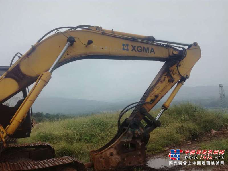 河南出售转让二手6000小时2009年厦工XG823挖掘机