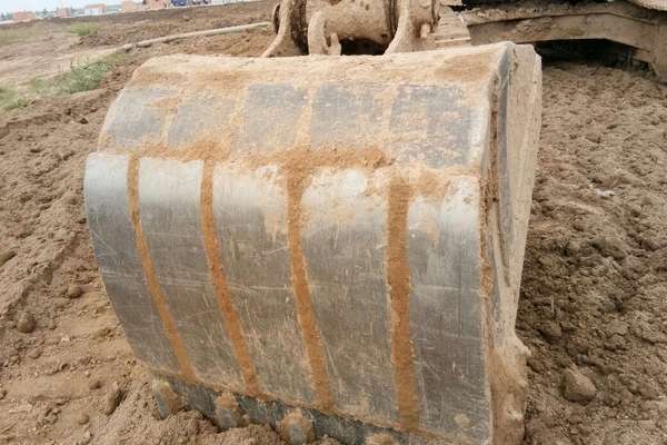 山东出售转让二手10000小时2004年日立ZX200挖掘机