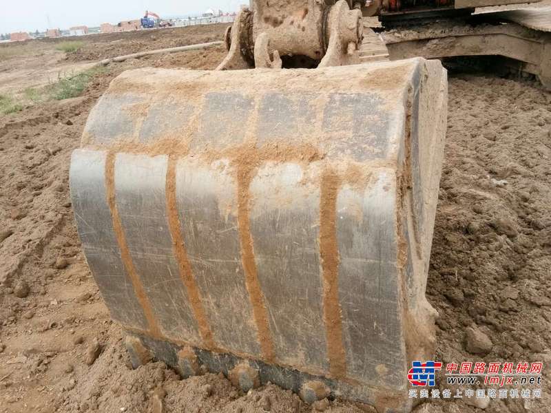 山东出售转让二手10000小时2004年日立ZX200挖掘机