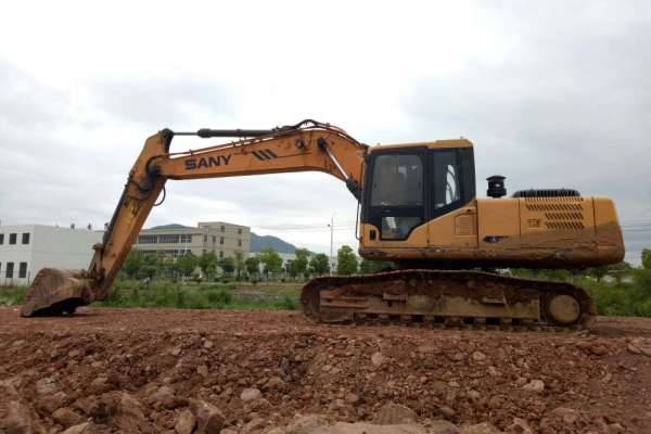 江西出售转让二手8500小时2011年三一重工SY215C挖掘机