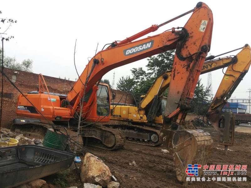 山西出售转让二手9200小时2010年斗山DH220LC挖掘机
