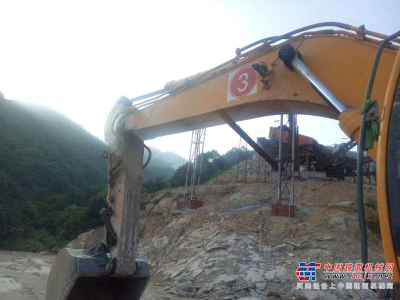 江西出售转让二手9500小时2011年现代R385LC挖掘机