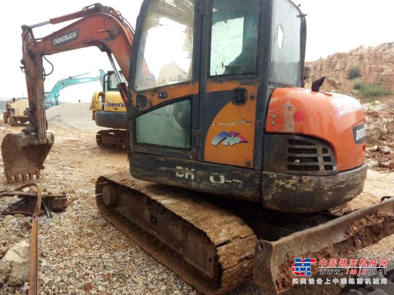 贵州出售转让二手8000小时2010年斗山DH60挖掘机