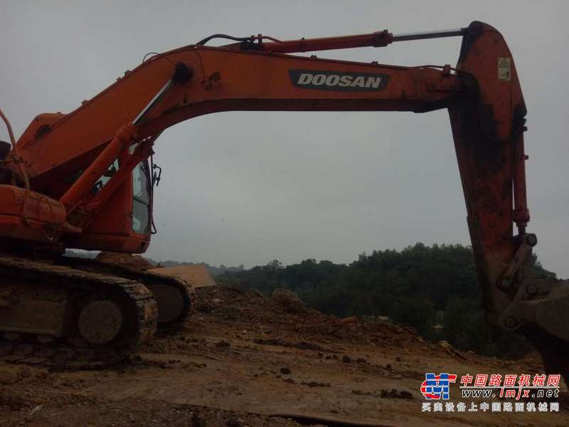 江西出售转让二手8500小时2011年斗山DH225LC挖掘机