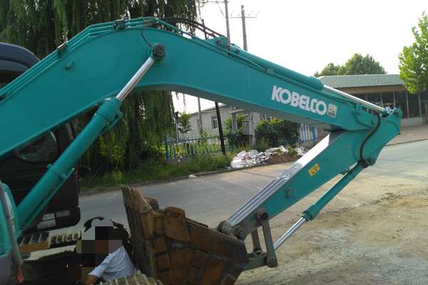 辽宁出售转让二手5000小时2011年神钢SK140LC挖掘机