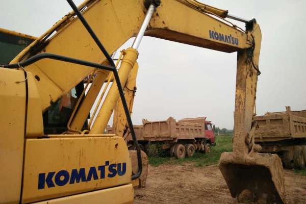 山东出售转让二手14000小时2010年小松PC220挖掘机