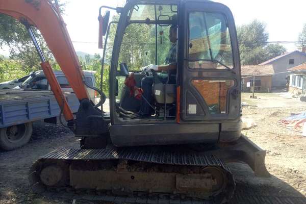 吉林出售转让二手7335小时2010年斗山DX60挖掘机