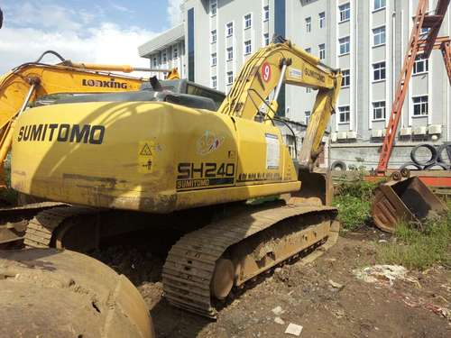 贵州出售转让二手8300小时2011年住友SH240挖掘机