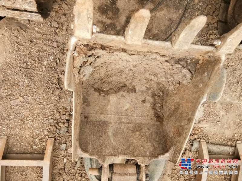 黑龙江出售转让二手9300小时2003年卡特彼勒307B挖掘机