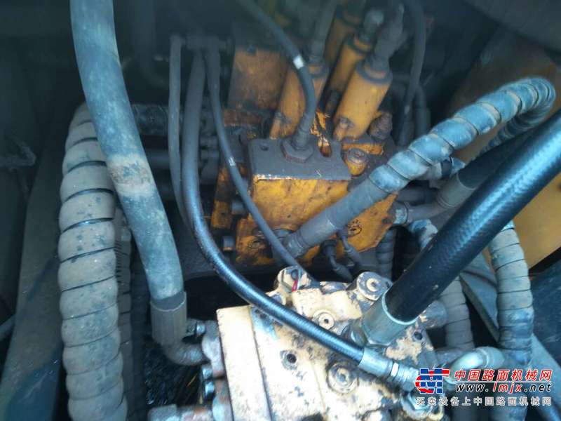 山东出售转让二手8600小时2011年现代R225LC挖掘机