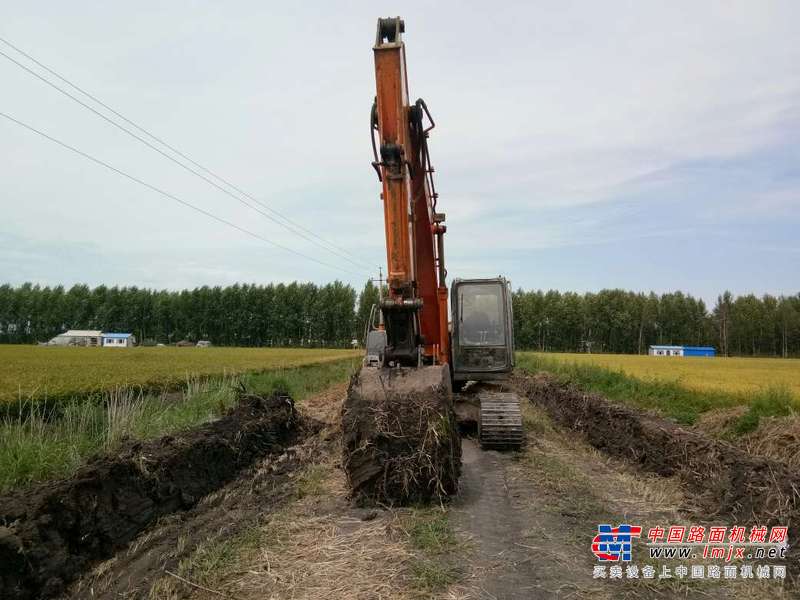 黑龙江出售转让二手19902小时2003年日立EX200HHE挖掘机