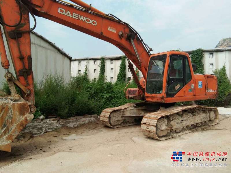 河北出售转让二手10000小时2005年大宇DH220LC挖掘机