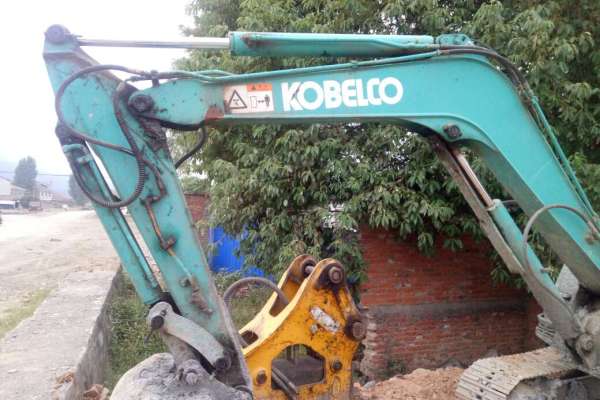 陕西出售转让二手5500小时2011年神钢SK60挖掘机