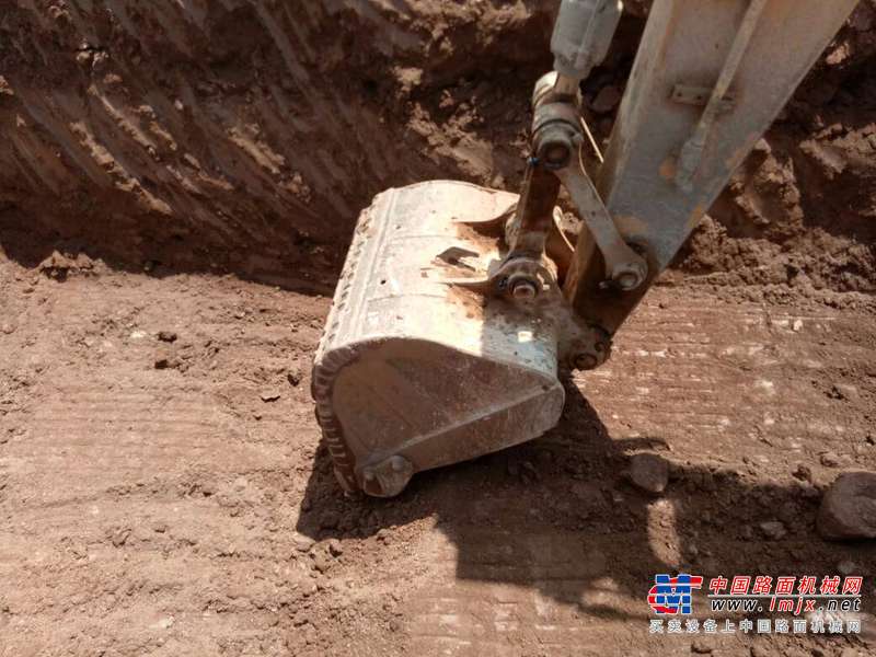 江西出售转让二手8000小时2010年徐工XE235C挖掘机