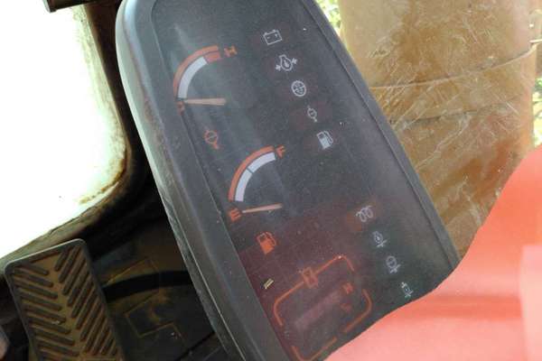 辽宁出售转让二手9000小时2006年日立EX200挖掘机