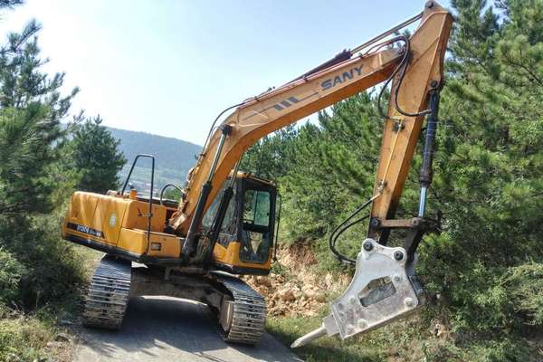 山西出售转让二手5760小时2011年三一重工SY135C挖掘机