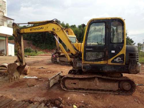 江西出售转让二手11000小时2012年现代R60挖掘机