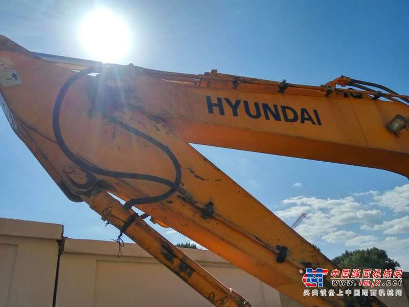 山西出售转让二手5000小时2011年现代轮挖R210W挖掘机
