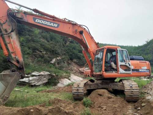 河北出售转让二手5800小时2011年斗山DH300LC挖掘机