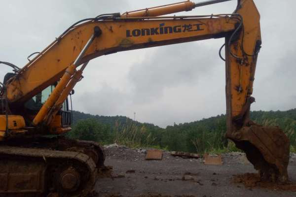 江西出售转让二手6500小时2014年龙工LG6365H挖掘机