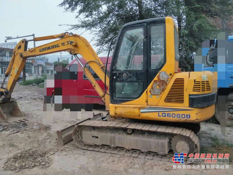 山西出售转让二手5000小时2010年龙工LG6060D挖掘机