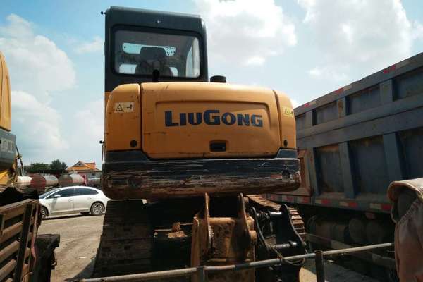 山东出售转让二手7800小时2012年柳工CLG906D挖掘机