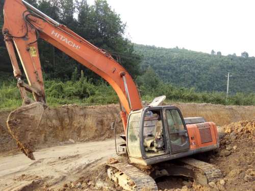 贵州出售转让二手9000小时2011年日立ZX240挖掘机