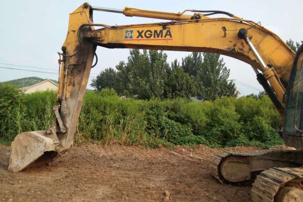 安徽出售转让二手12500小时2009年厦工XG822LC挖掘机