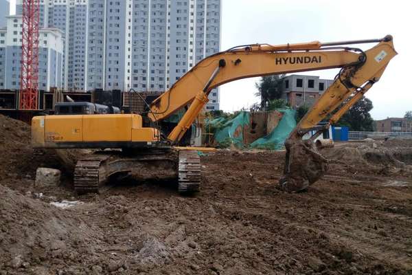 山西出售转让二手5000小时2007年现代R455LC挖掘机