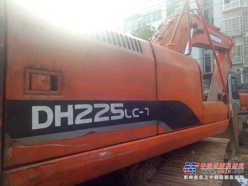 江西出售转让二手10000小时2009年斗山DH225挖掘机