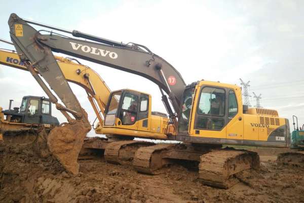 安徽出售转让二手4872小时2013年沃尔沃EC210B挖掘机