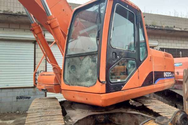 河北出售转让二手8000小时2009年斗山DH220挖掘机
